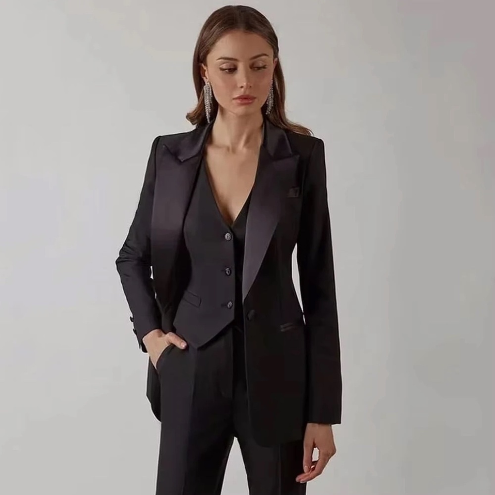 De Longpre Suit Set